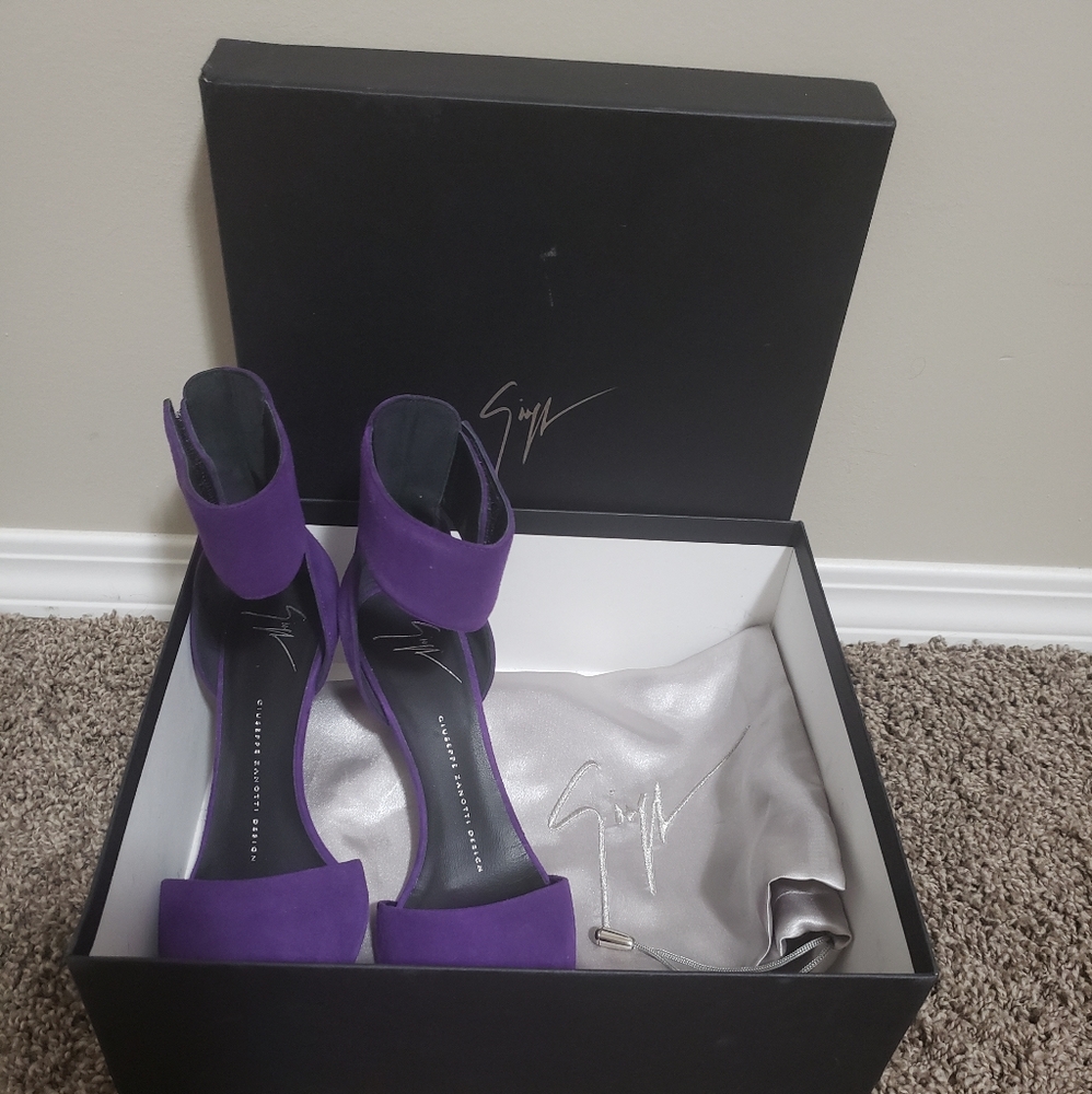 Giuseppe Zanotti Purple Suede Ankle-Strap Sandals - Picture 6 of 10